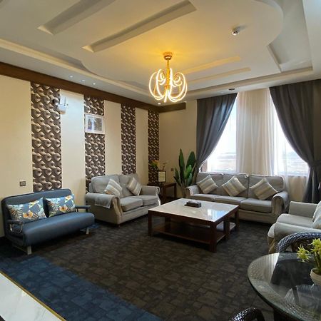 Aral Hotel Apartments Tabuk Eksteriør billede