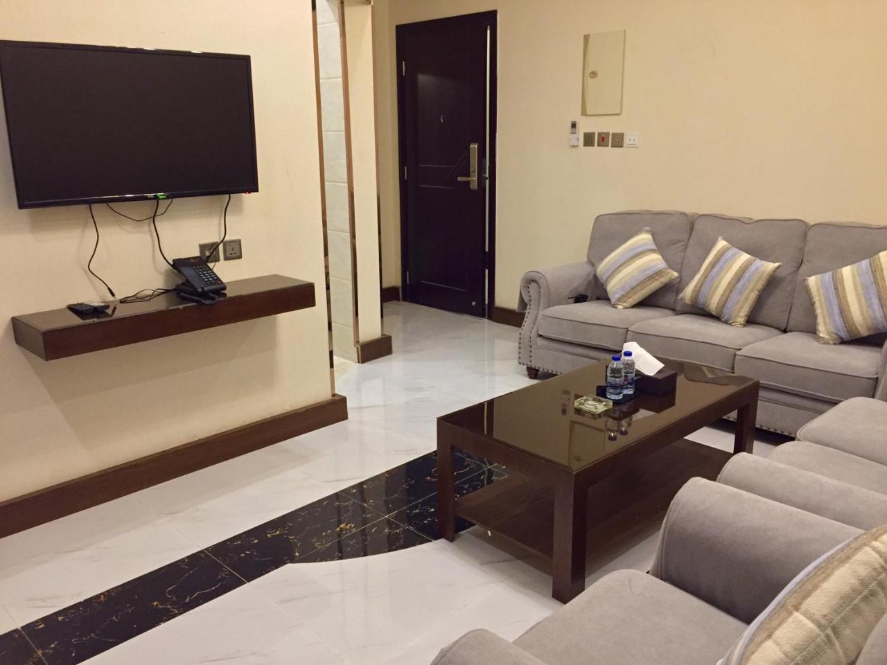 Aral Hotel Apartments Tabuk Eksteriør billede